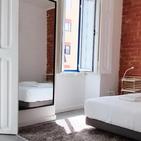 View With Rooftop Lissabon