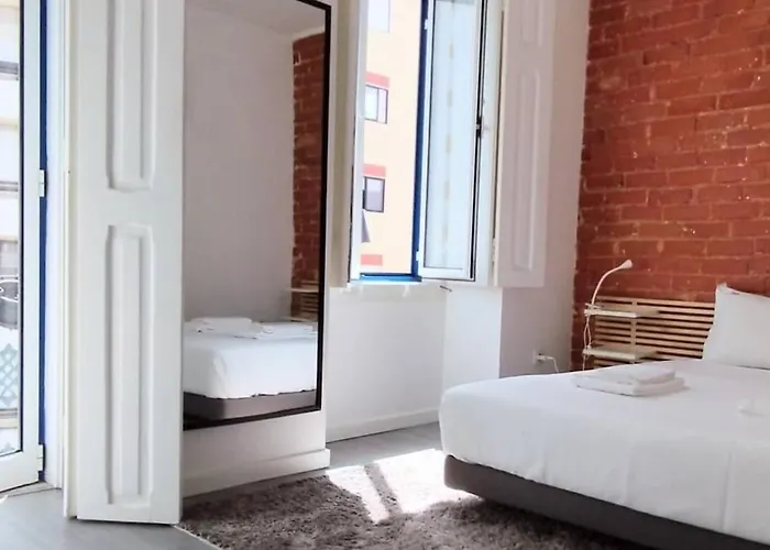 View With Rooftop Lissabon